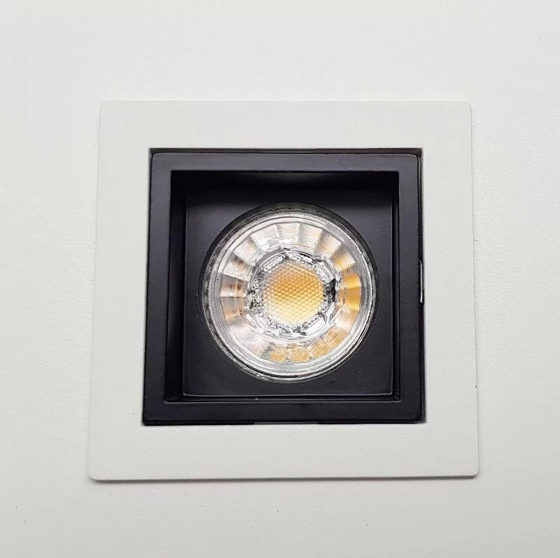 Onok 180 recessed spotlight white black