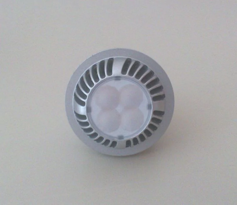 LED MR16 Leuchtmittel 6W warmweiss mini Ventilator gekühlt Ansicht