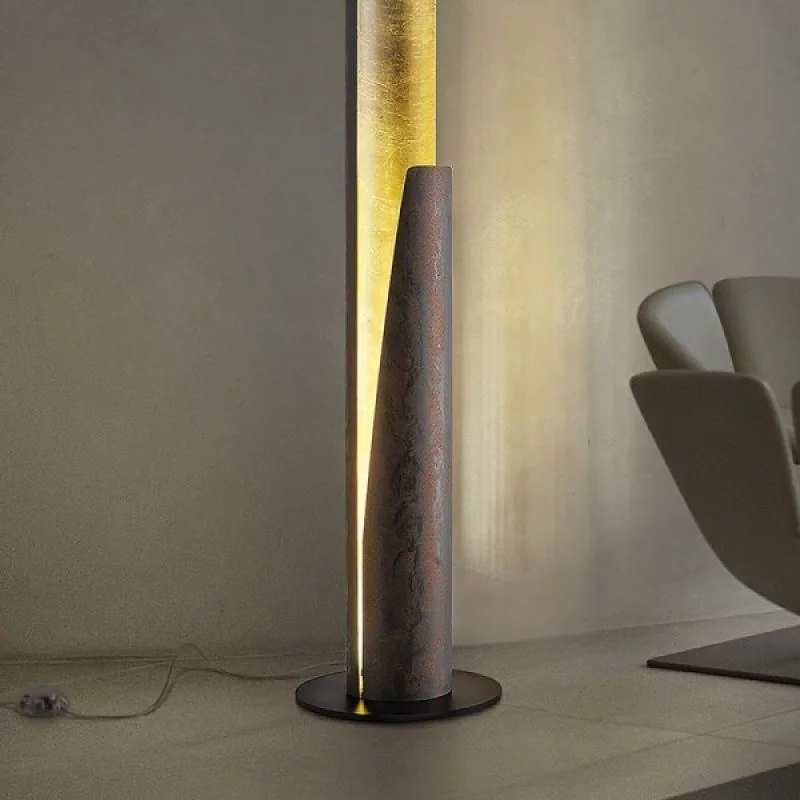 Floor lamp with built-in dimmer