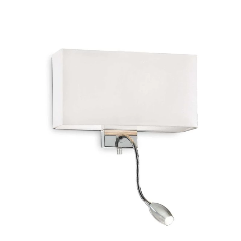 Wandlampe mit weißen eckigen Lampenschirm und LED Leselampe