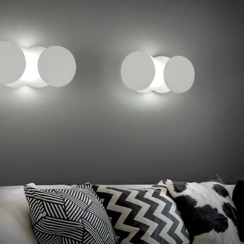 Nuvola wall lamp with rotating discs in white
