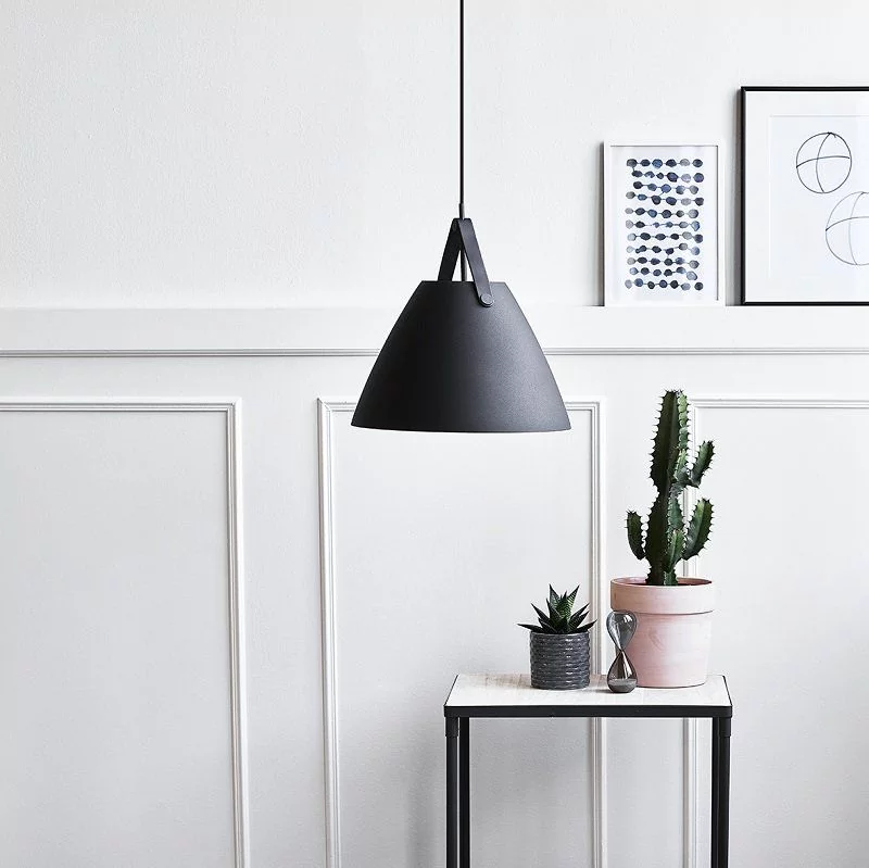 Pendant lamp Strap 36 black as a living room lighting