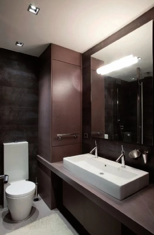 Square ceiling recessed spotlight suitable for bathroom
