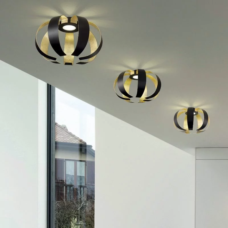 Three flower LED ceiling lights Geo: Color outside black, inside gold