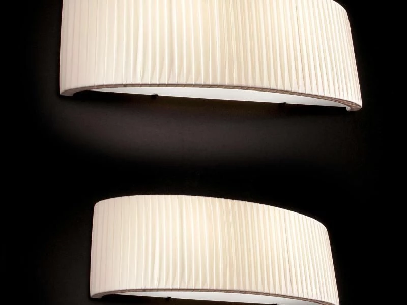 Wall lamp Elisse in cream