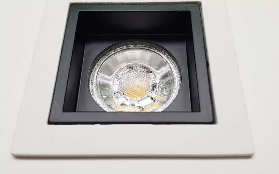 Onok 180 recessed spotlight white black