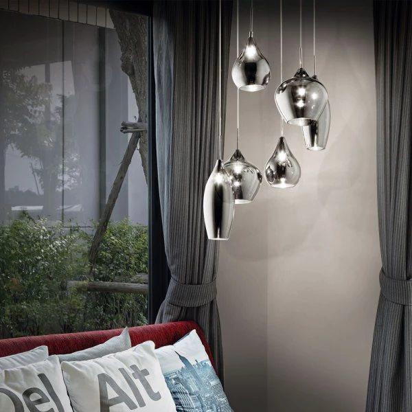 Wohnzimmer Pendelleuchte mit verschiedenen grauen Lampenschirmen