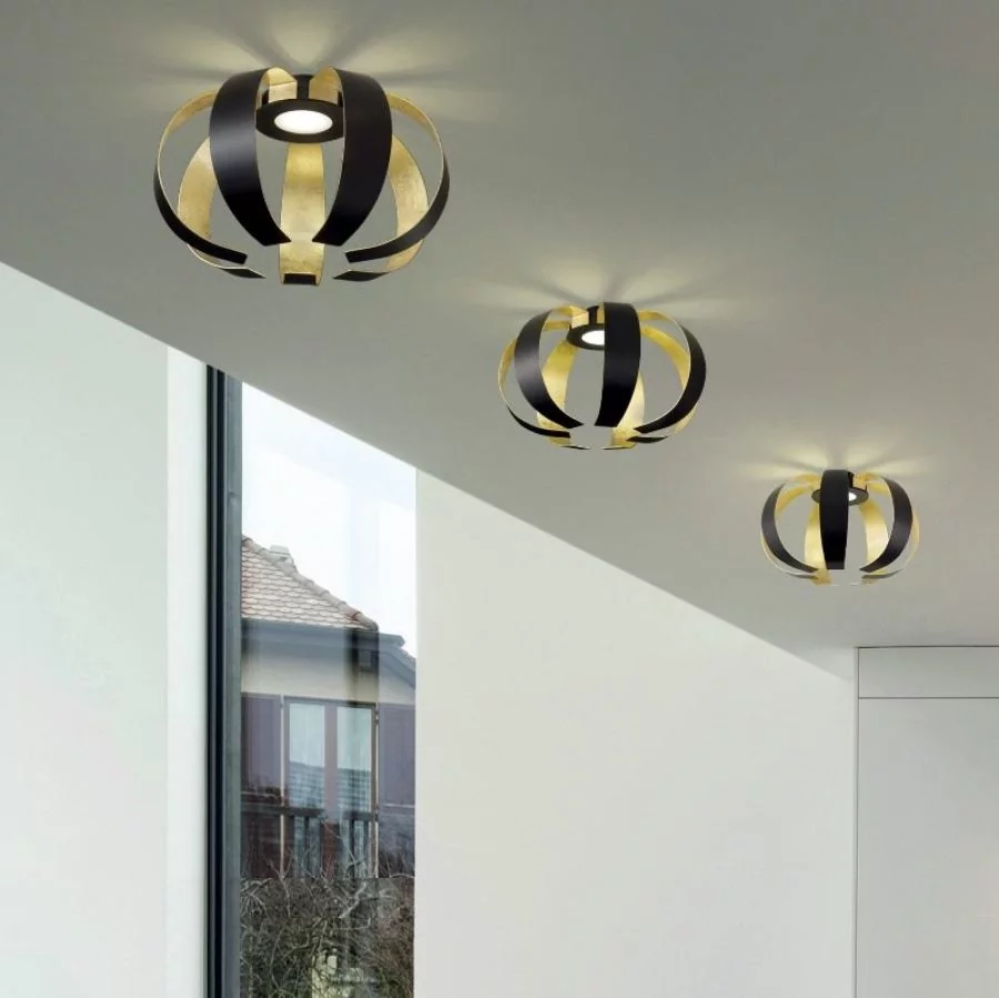 Three flower LED ceiling lights Geo: Color outside black, inside gold Three flower LED ceiling lights Geo: Color outside black, inside gold