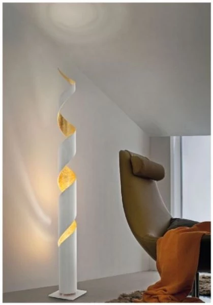Wohnzimmer Stehlampe Truciolo von Braga in weiss mit blattgold