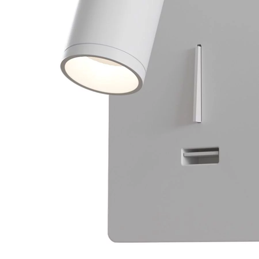 Mit USB-Anschluss an der Frontseite der Lampe