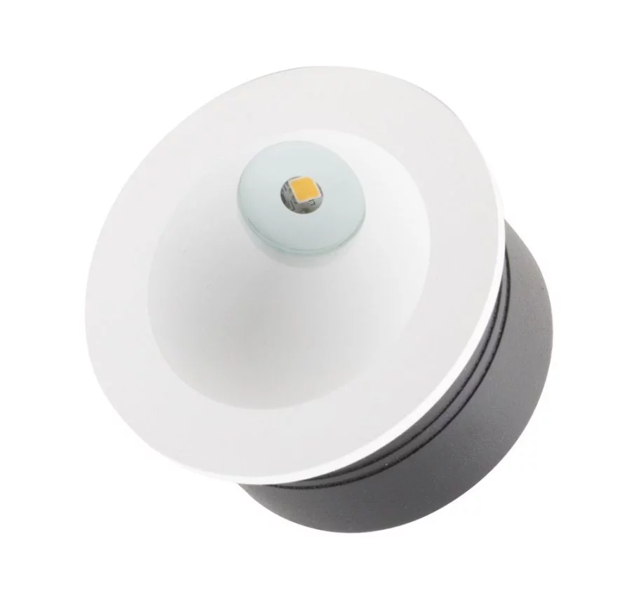 Round LED step light for flush mounting